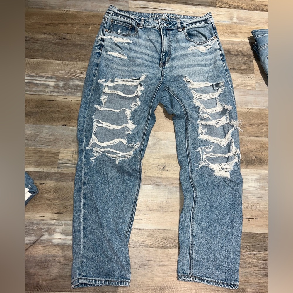 American Eagle Mom Jean